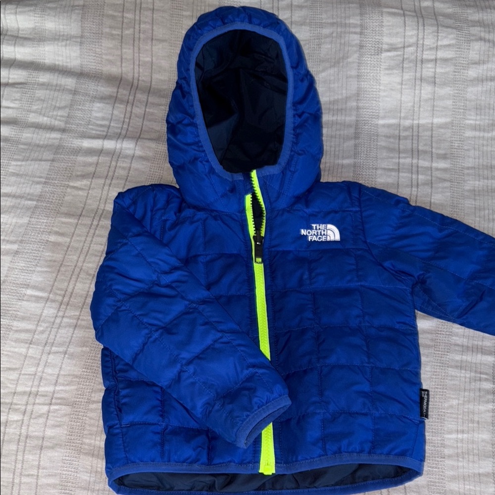 The North Face Baby Reversible ThermoBall Hooded Jacket Size 2T